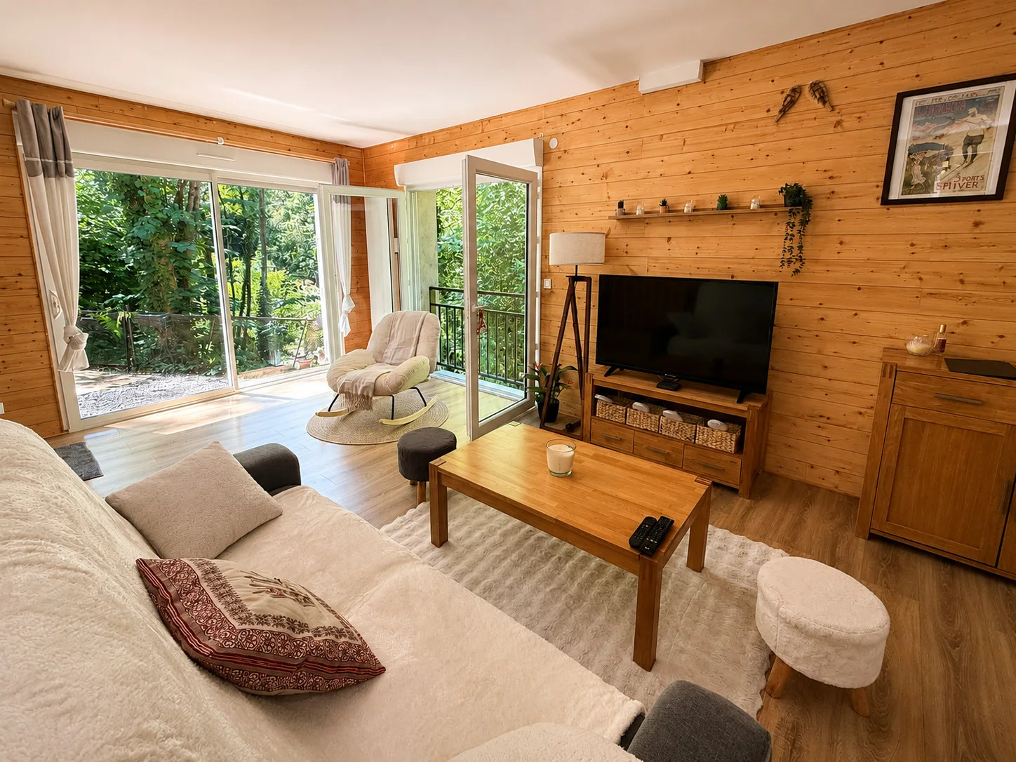 Le salon prolonge la maison vers l’extérieur