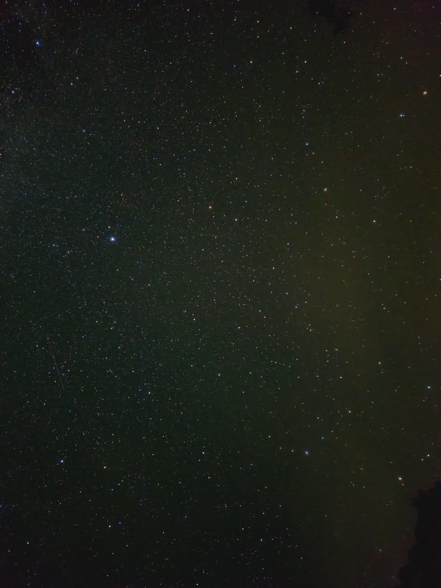 Ciel nocturne très étoilé photographié dans la Barousse
