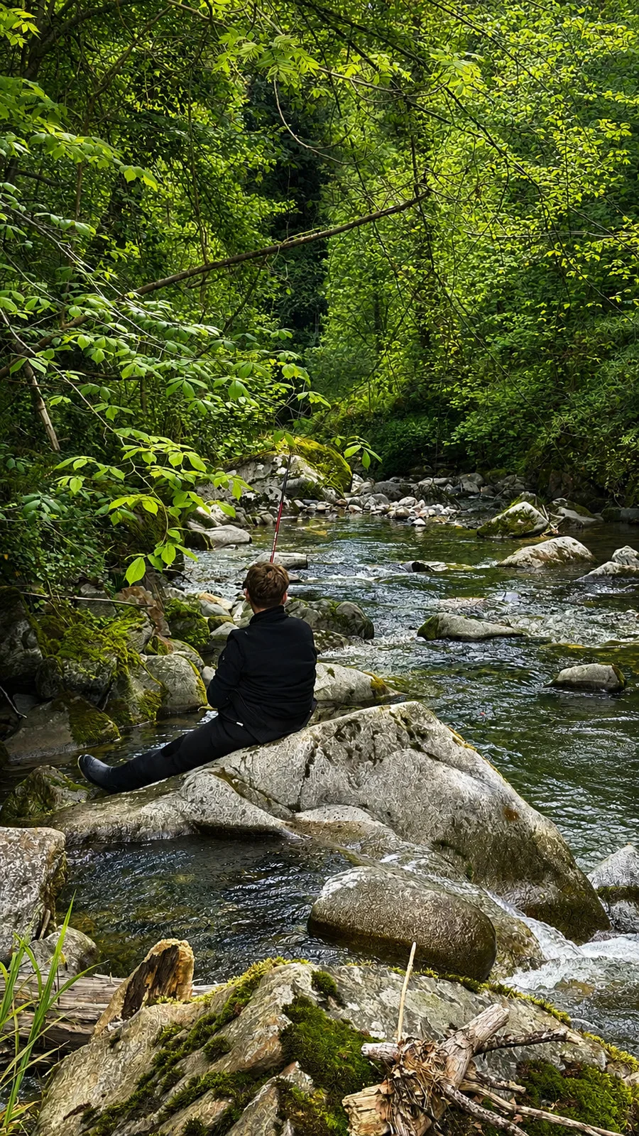 Instant de pêche en rivière dans la Barousse