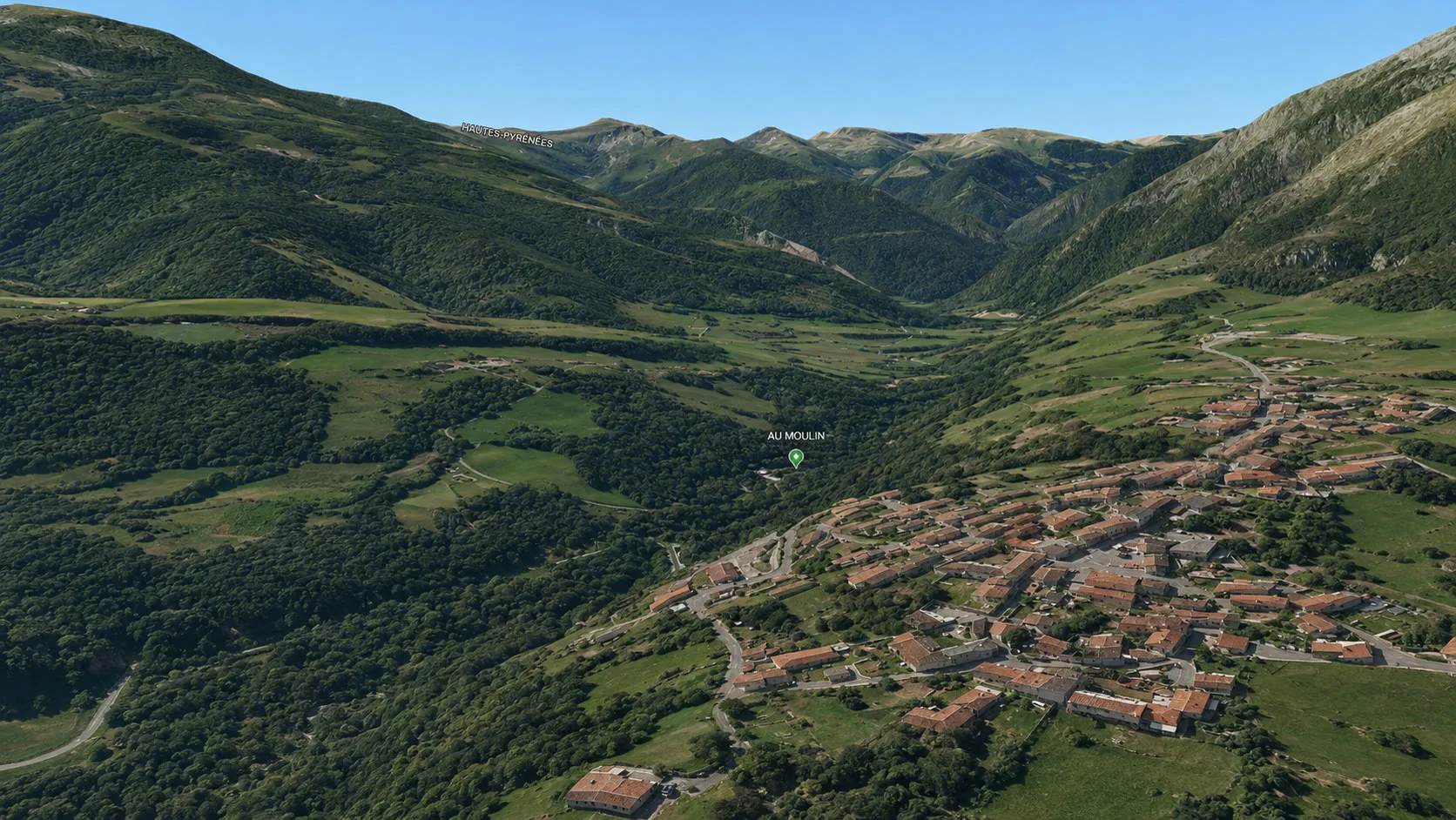 Vue cartographique en relief de la Barousse situant Au Moulin entre les villages et les crêtes